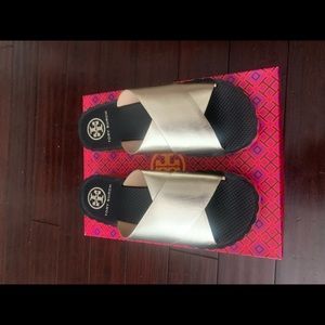 Tory Burch gold platform sandals size 9 NIB